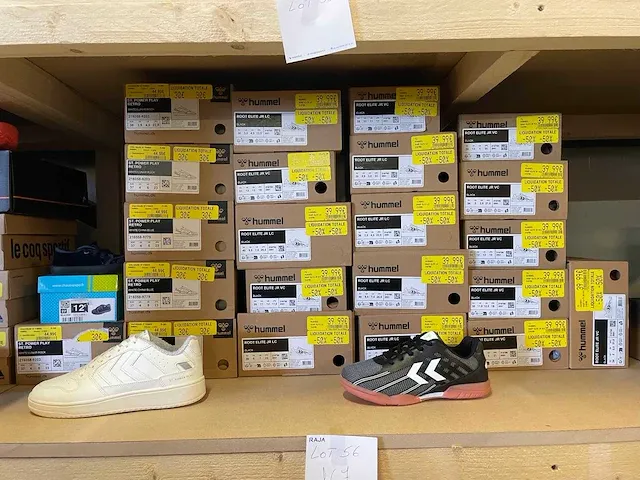 Lot van 181 paar sportsneakers van nike, hummel, adidas, puma, le coq sportif, asics, reebok, .... nieuwe artikelen - verschillende maten - afbeelding 1 van  17