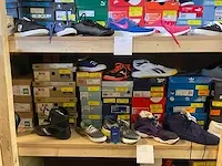Lot van 181 paar sportsneakers van nike, hummel, adidas, puma, le coq sportif, asics, reebok, .... nieuwe artikelen - verschillende maten - afbeelding 16 van  17