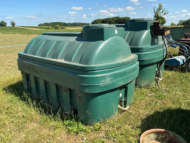 Lot van 2 verticale opslagtanken, 2500 l diesel tank - afbeelding 9 van  14