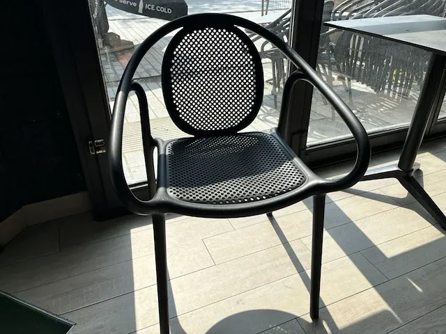 Lot van 28 terrasstoelen en 4 tafels - afbeelding 2 van  8