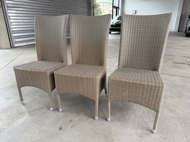 Lot van 3 rotanstoelen - afbeelding 1 van  3