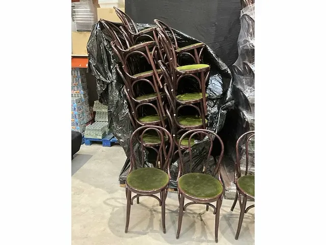 Lot van 46 designstoelen thonet replica - afbeelding 7 van  13