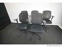 Lot van 5 stuks 2e keus vitra meda bureaustoelen - afbeelding 1 van  6