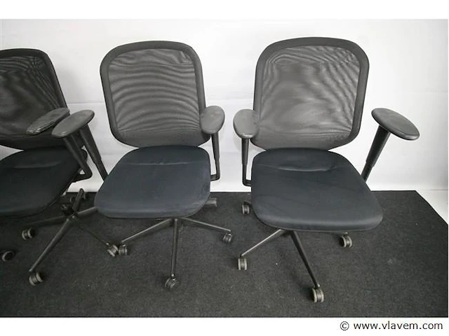 Lot van 5 stuks 2e keus vitra meda bureaustoelen - afbeelding 5 van  6