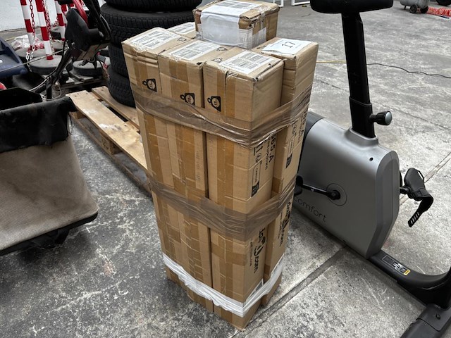 Lot van 6 witte kerstbomen - afbeelding 1 van  9