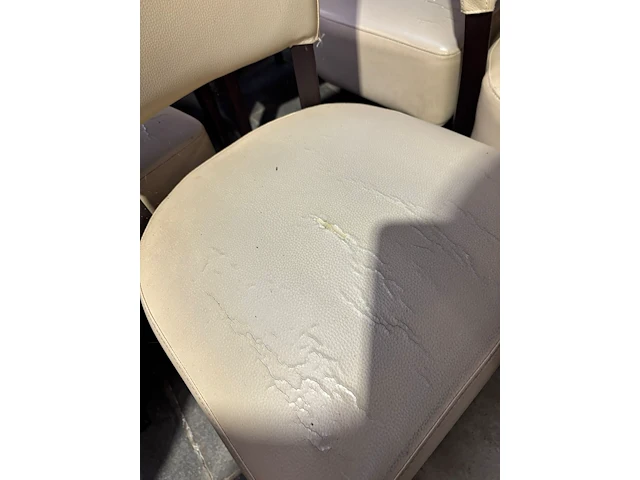 Lot van 60 restaurantstoelen - afbeelding 2 van  2