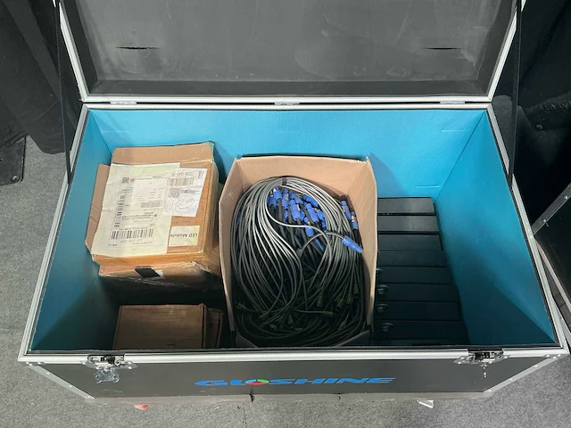 Lot van diverse led-wanden met accessoires. - afbeelding 3 van  15