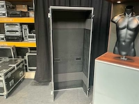 Lot van paspop met flightcase. - afbeelding 11 van  12