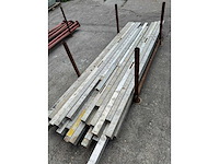 Lot van stapelrek en metsersprofielen bouw- en bevestigingsmateriaal - afbeelding 2 van  2