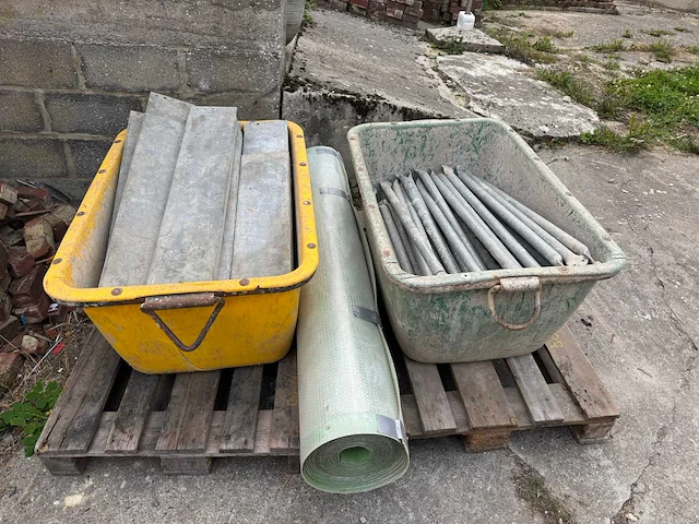 Lot van trapbekisting bekistingsmateriaal - afbeelding 1 van  5