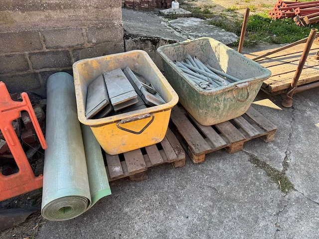 Lot van trapbekisting bekistingsmateriaal - afbeelding 2 van  5
