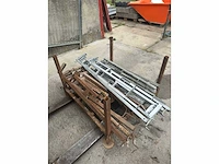 Lot van valbeveiligingen en leuningen bouw- en bevestigingsmateriaal - afbeelding 6 van  14