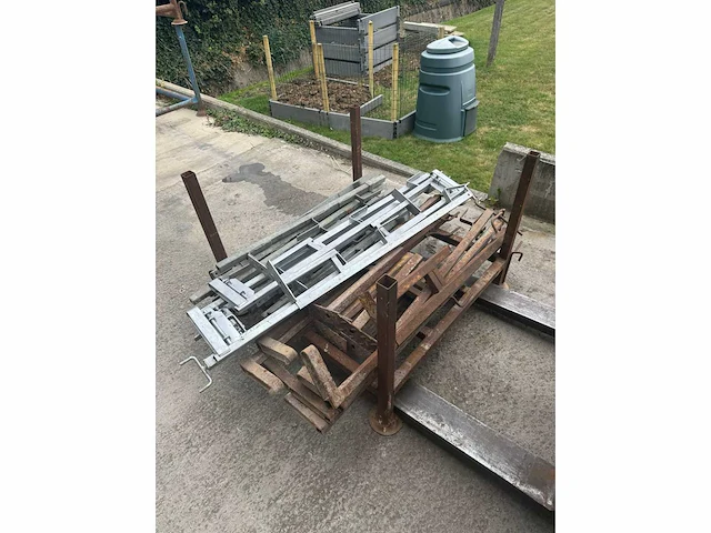Lot van valbeveiligingen en leuningen bouw- en bevestigingsmateriaal - afbeelding 10 van  14