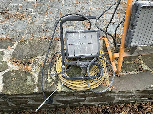 Lot van verschillende elektrische toebehoren bouw - afbeelding 4 van  7