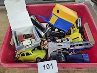 Lot varia in bak - afbeelding 1 van  3