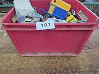 Lot varia in bak - afbeelding 2 van  3