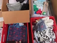 Lot varia kleren en babyartikelen - afbeelding 1 van  6