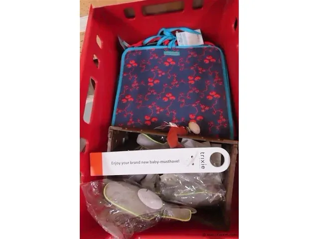 Lot varia kleren en babyartikelen - afbeelding 2 van  6