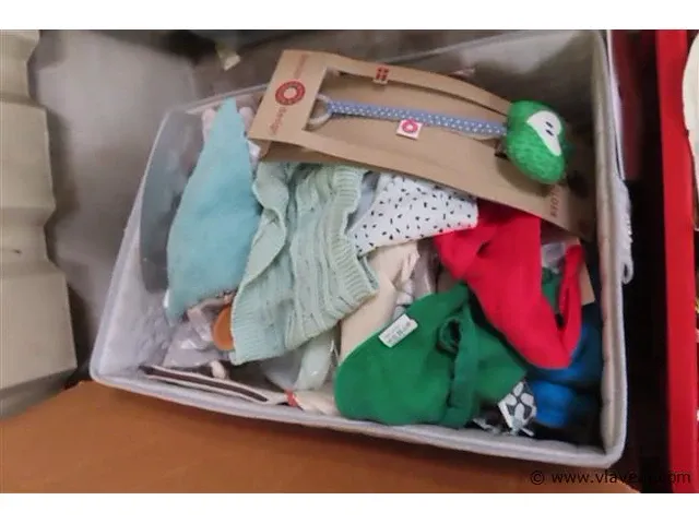 Lot varia kleren en babyartikelen - afbeelding 4 van  6