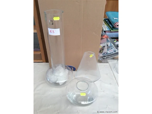 Lot vazen glas - afbeelding 1 van  3