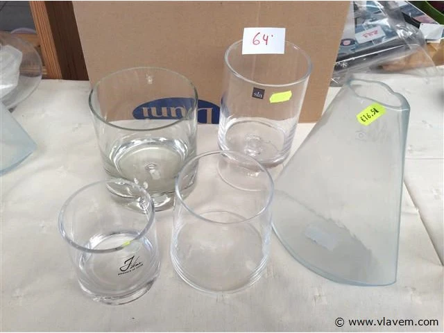 Lot vazen glas - afbeelding 1 van  3