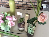 Lot vazen met inhoud - afbeelding 3 van  3