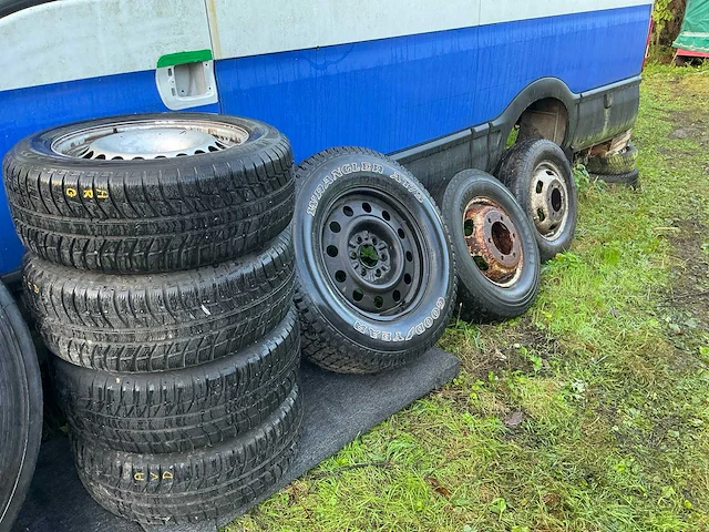 Lot velgen en banden - afbeelding 22 van  27