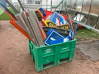 Lot verkeersborden - afbeelding 1 van  11