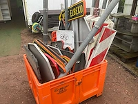 Lot verkeersborden - afbeelding 6 van  11