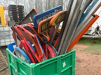 Lot verkeersborden - afbeelding 7 van  11