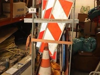 Lot verkeerssignalisatie - afbeelding 1 van  1