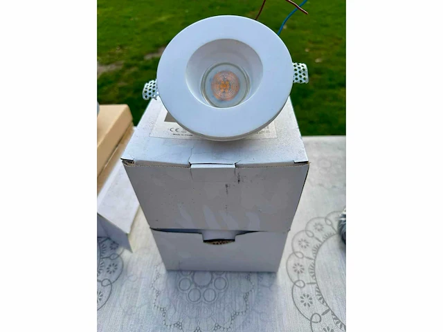 Lot verlichting en camera’s - afbeelding 8 van  105