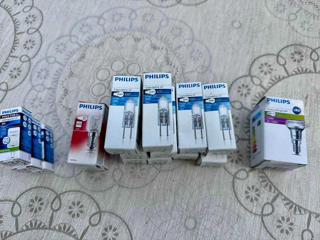 Lot verlichting en camera’s - afbeelding 11 van  105