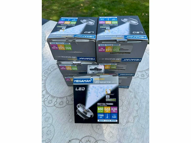 Lot verlichting en camera’s - afbeelding 36 van  105