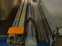 Lot verlichting - afbeelding 1 van  2