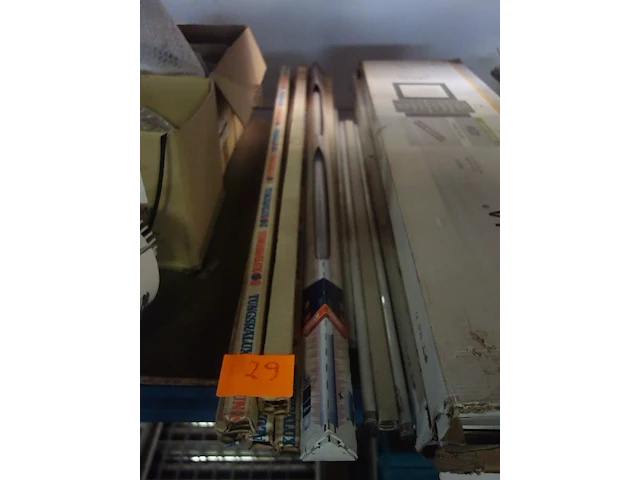 Lot verlichting - afbeelding 2 van  2