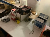 Lot verven met toebehoren - afbeelding 28 van  73