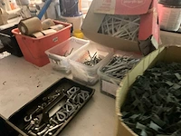 Lot verven met toebehoren - afbeelding 34 van  73