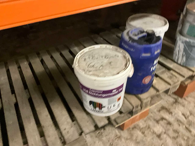 Lot verven met toebehoren - afbeelding 4 van  73