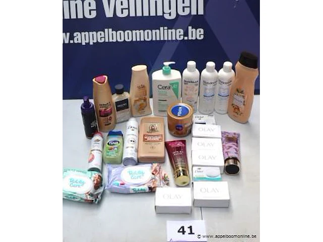 Lot verzorgingsproducten - afbeelding 1 van  3