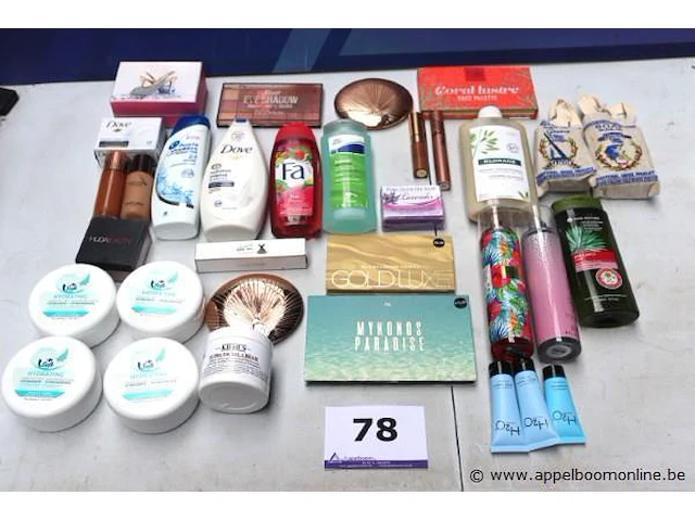 Lot verzorgingsproducten - afbeelding 1 van  4
