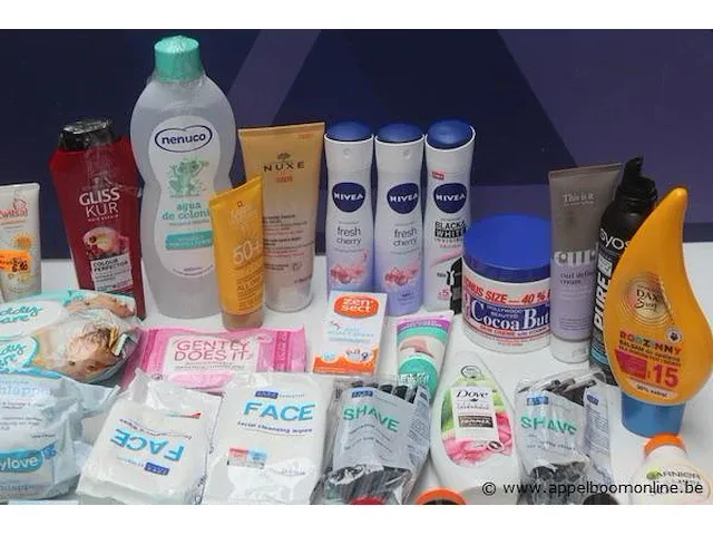 Lot verzorgingsproducten - afbeelding 2 van  4