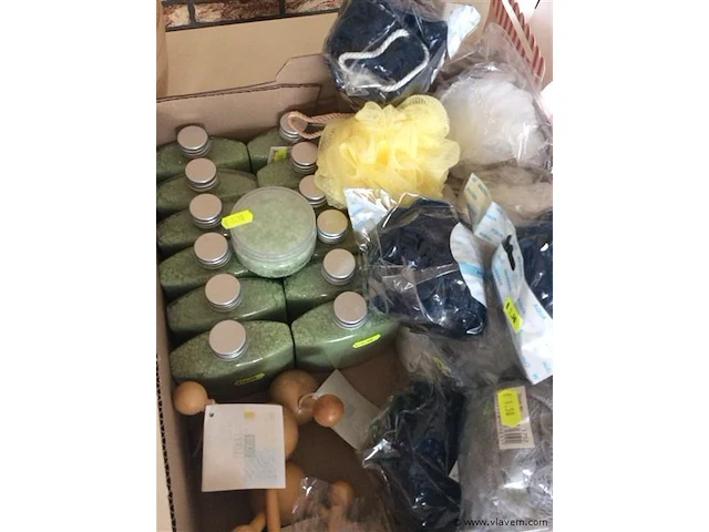 Lot verzorgingsproducten - afbeelding 2 van  4