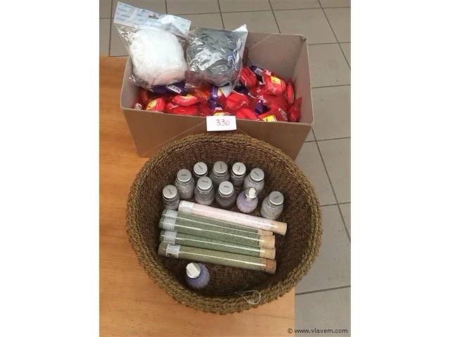 Lot verzorgingsproducten - afbeelding 1 van  3