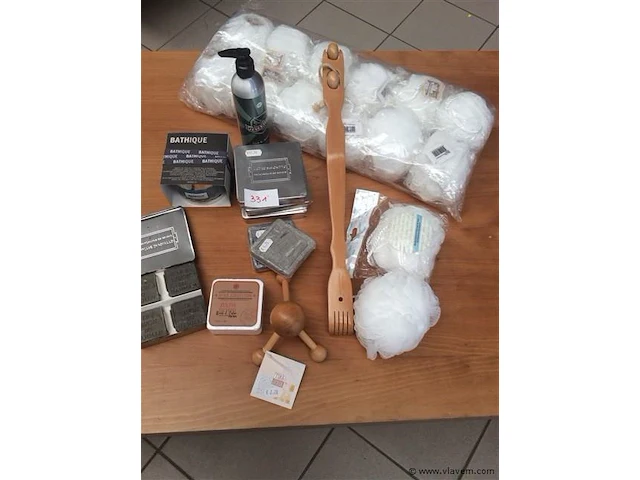 Lot verzorgingsproducten - afbeelding 1 van  3