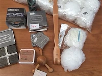Lot verzorgingsproducten - afbeelding 1 van  3