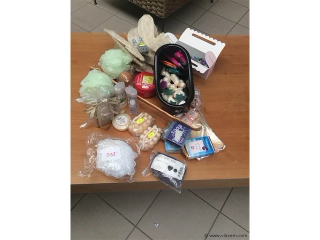 Lot verzorgingsproducten - afbeelding 1 van  3