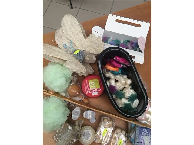 Lot verzorgingsproducten - afbeelding 3 van  3