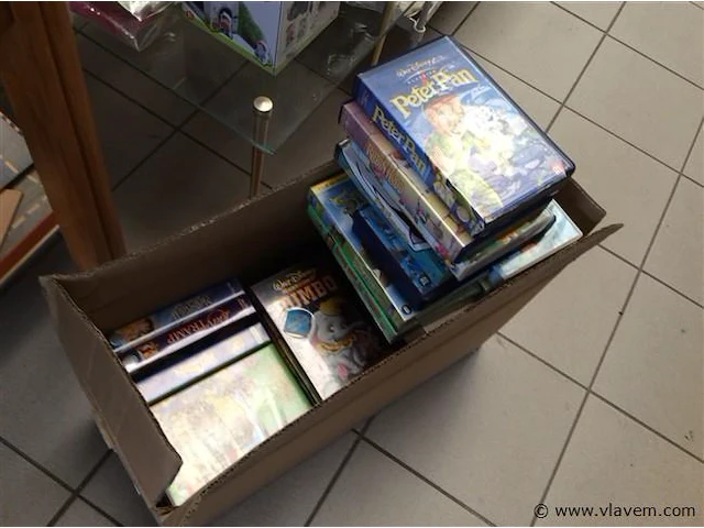 Lot video's - afbeelding 2 van  2