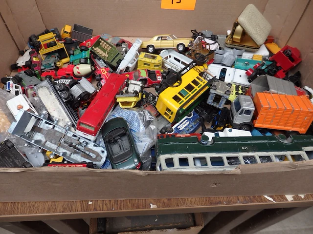 Lot vintage auto's en kruiden rek - afbeelding 1 van  3